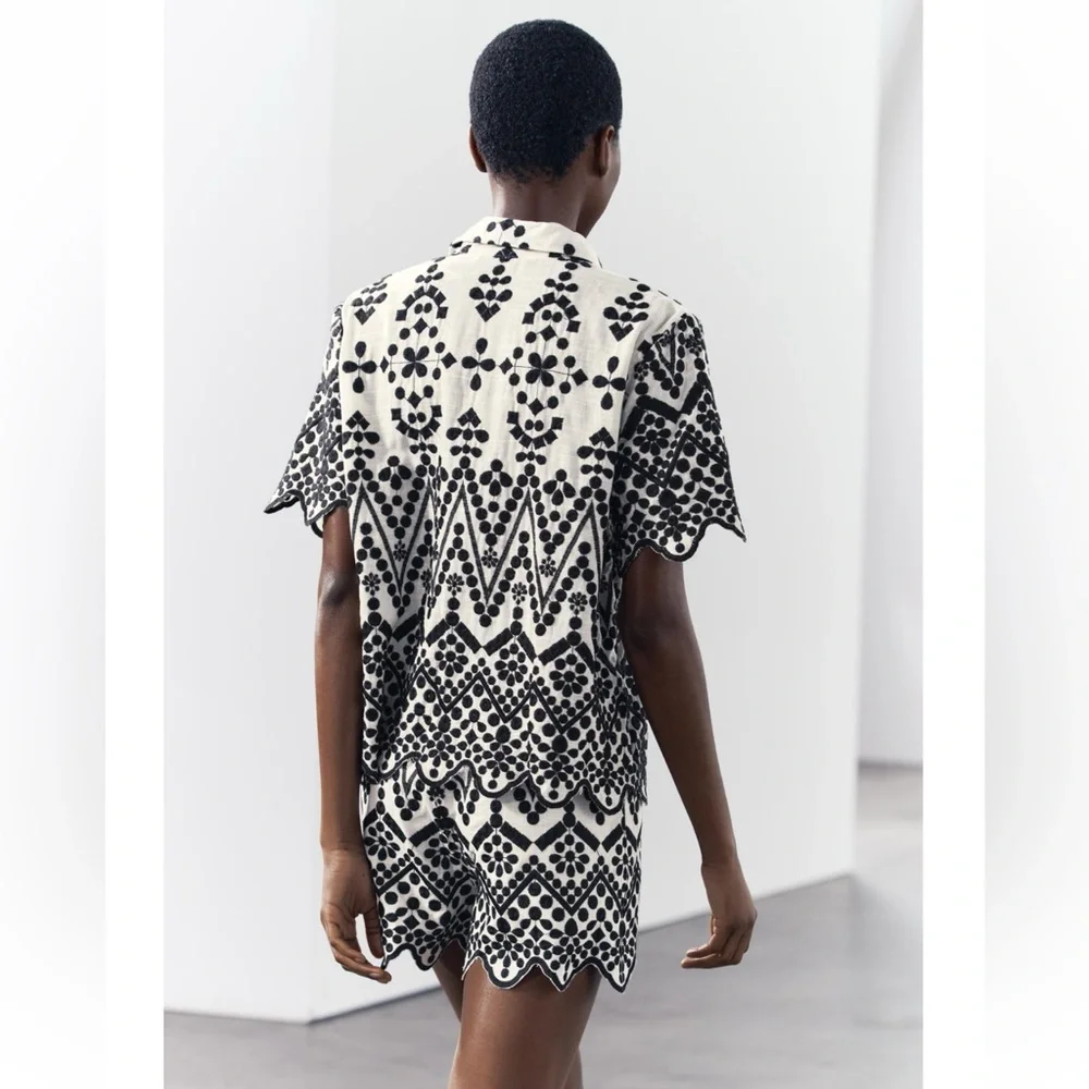 Zara contrast embroidered shirt. ZW collection - Picture 2 of 10